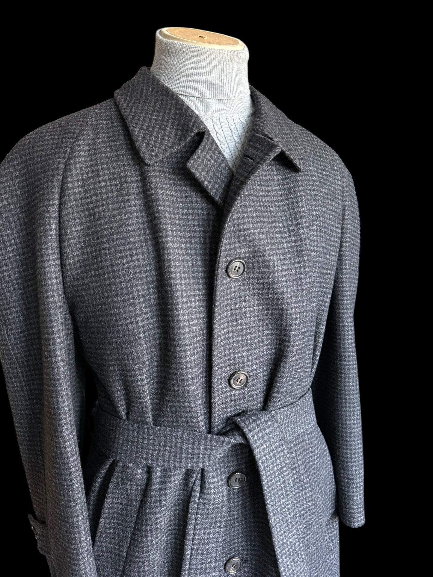 Brioni Belted Milano Overcoat 54 UK44 Raglan Houndstooth Black Grey Wool Unlined