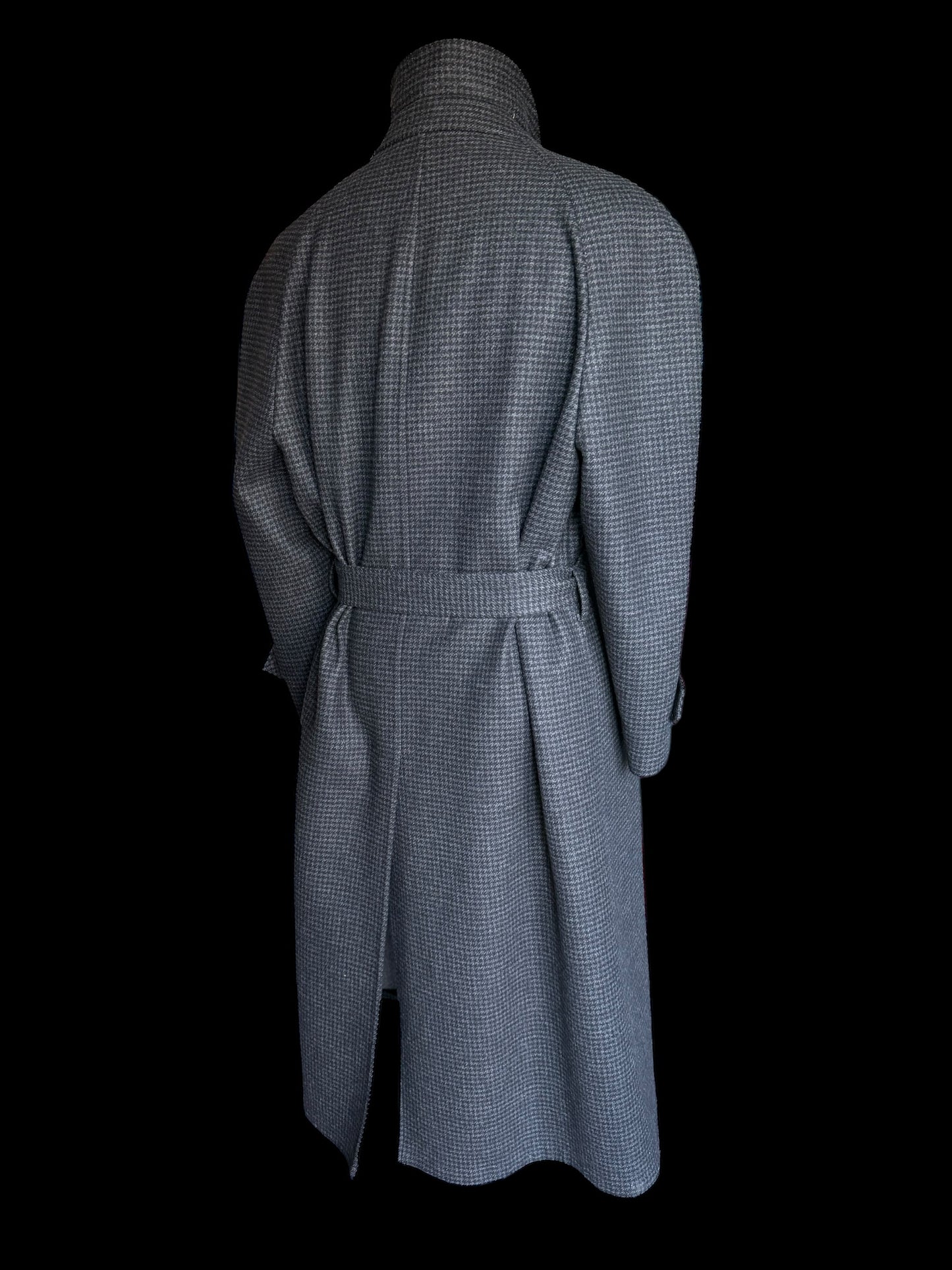 Brioni Belted Milano Overcoat 54 UK44 Raglan Houndstooth Black Grey Wool Unlined