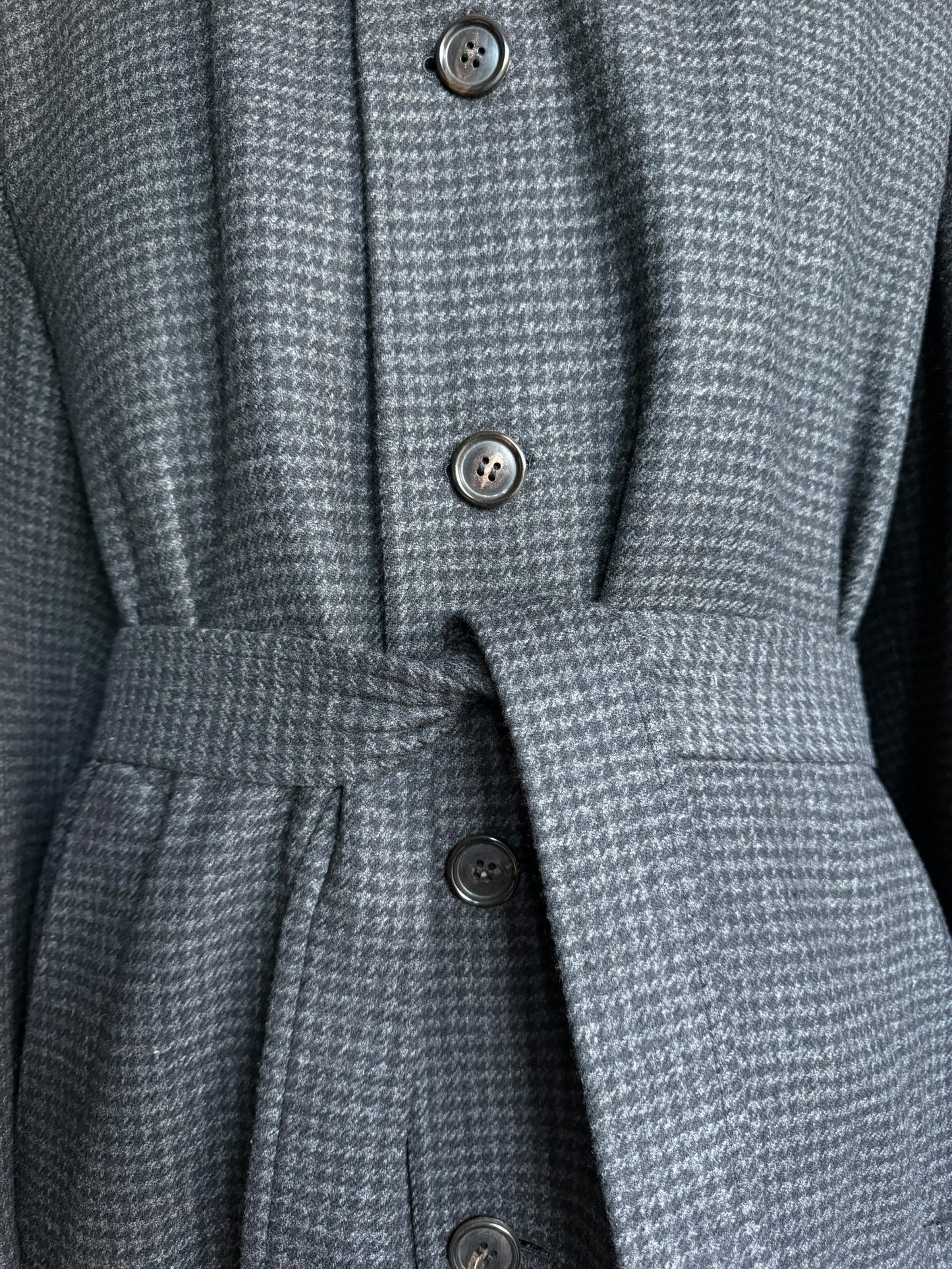 Brioni Belted Milano Overcoat 54 UK44 Raglan Houndstooth Black Grey Wool Unlined