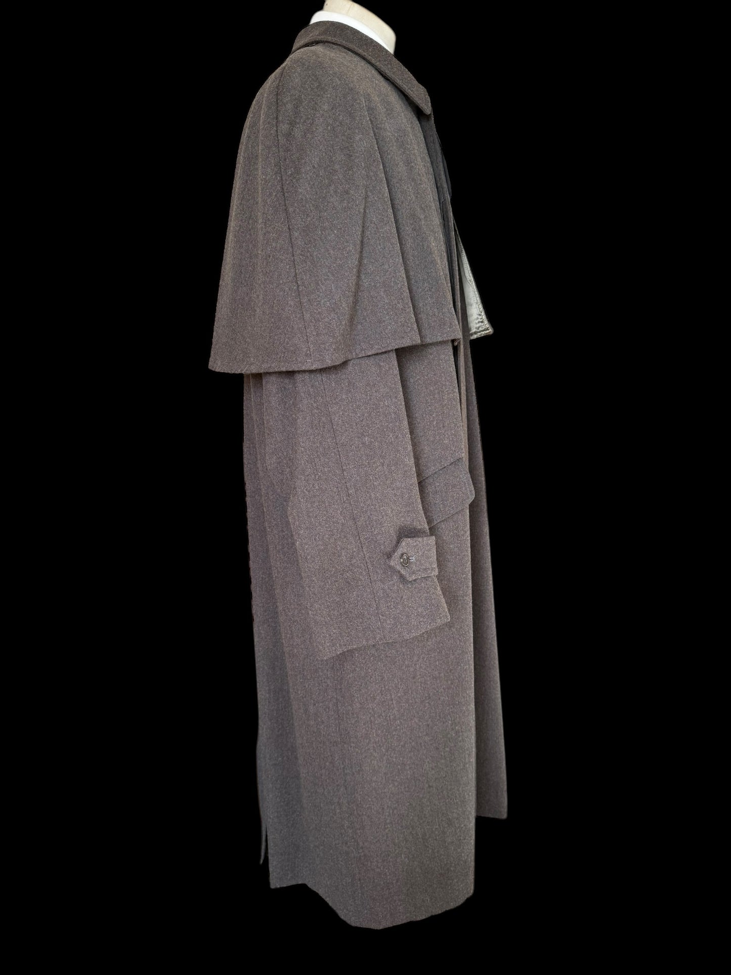 VTG Men’s Aquascutum Inverness Cape Coat Overcoat 42R (25” P2P)