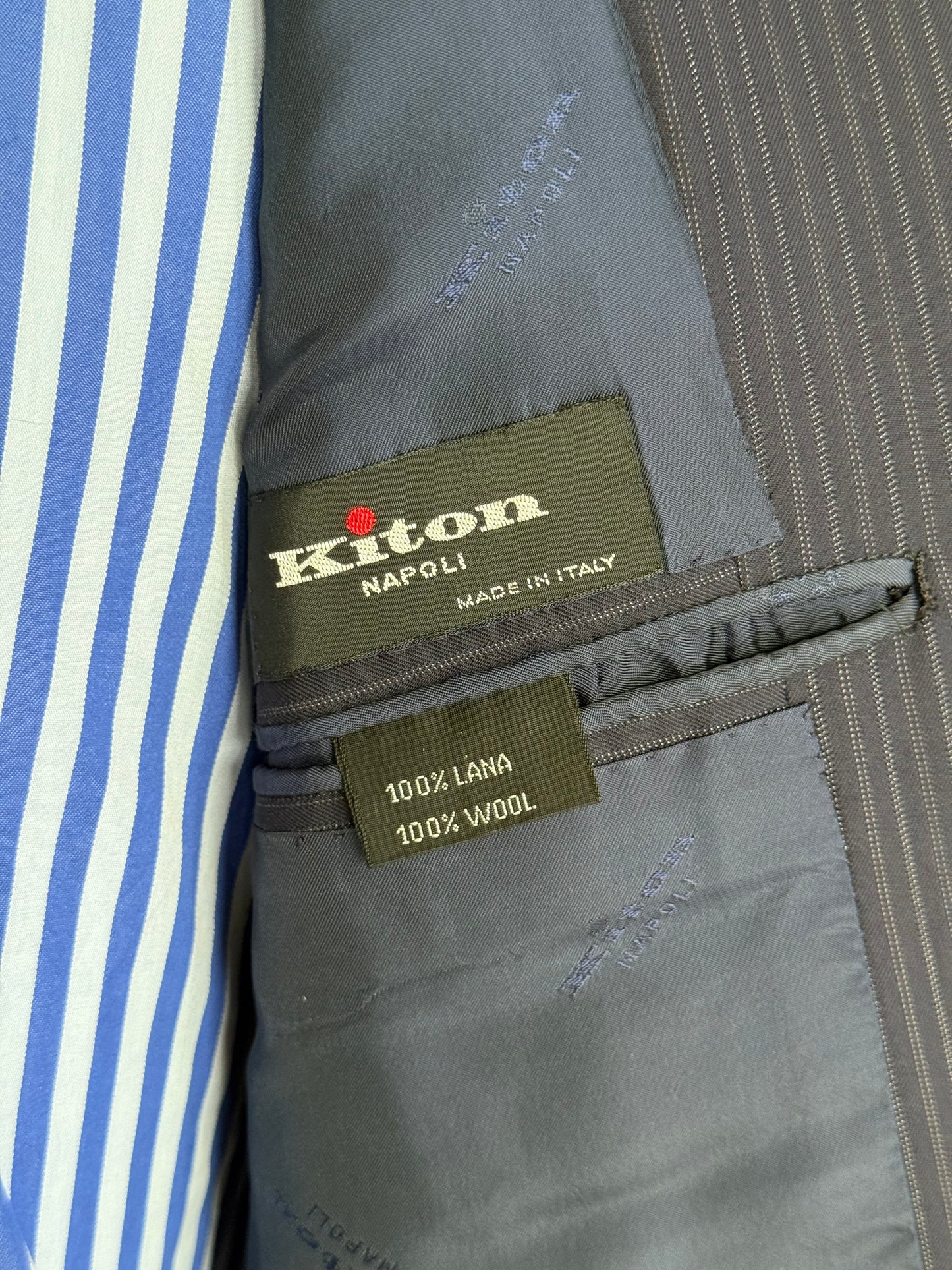 Kiton Navy Blue Pinstripe Suit 44L / W38L Blanc Blu Super 180’s Wool 2 Roll 3 14 Micron