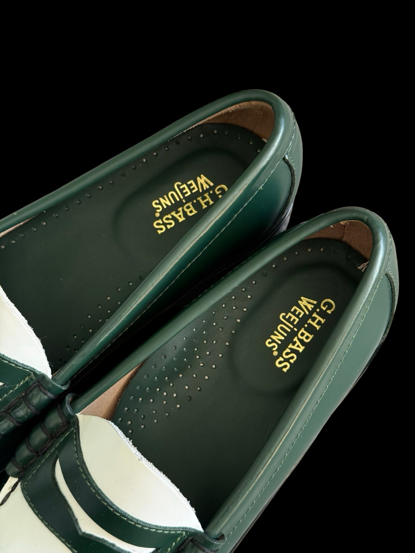 G.H Bass Weejuns Penny Loafers 42 UK8 E Green & White NEW