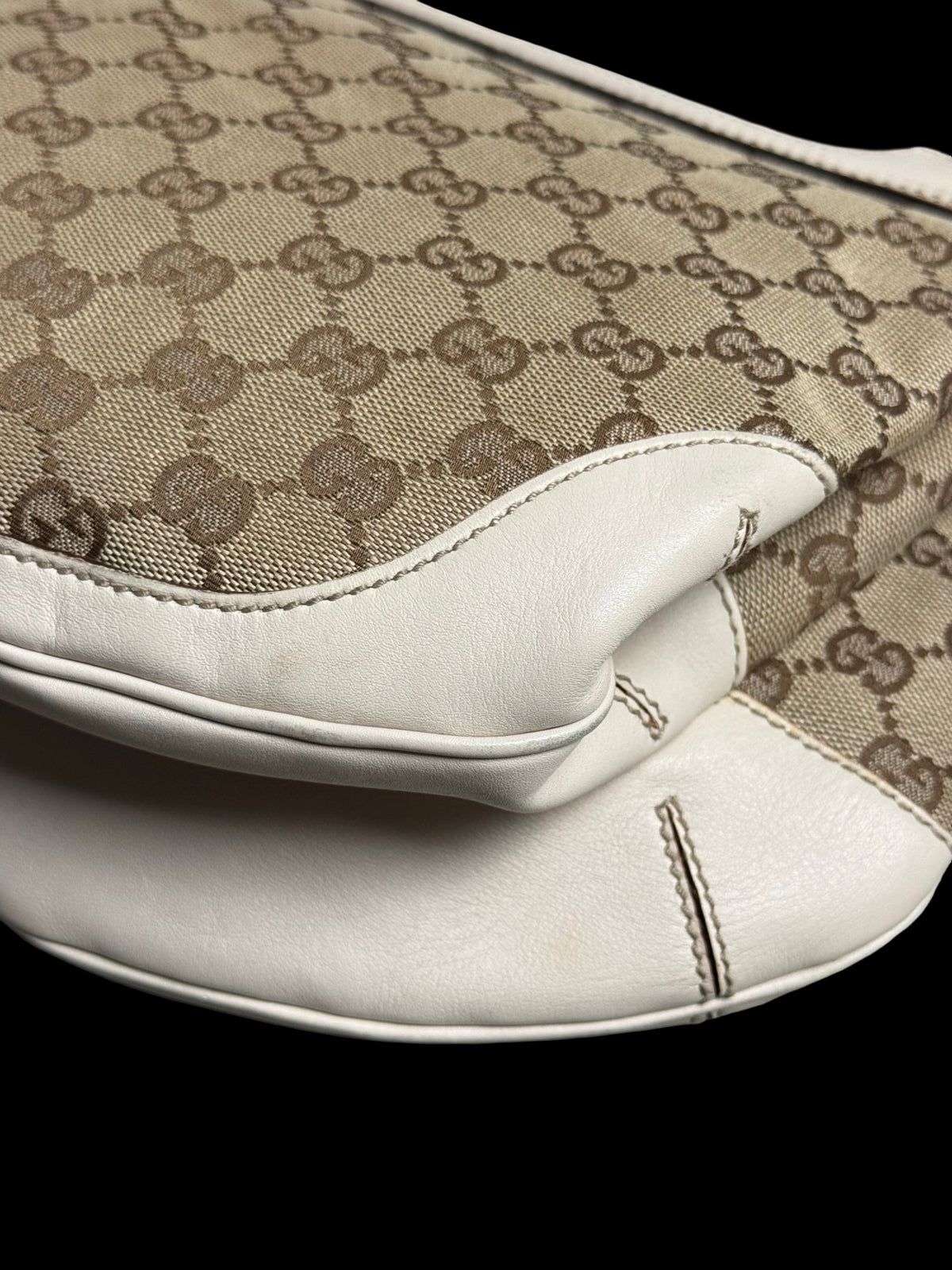 Vintage Women’s Gucci Peggy Canvas Monogram Bamboo Shoulder Bag