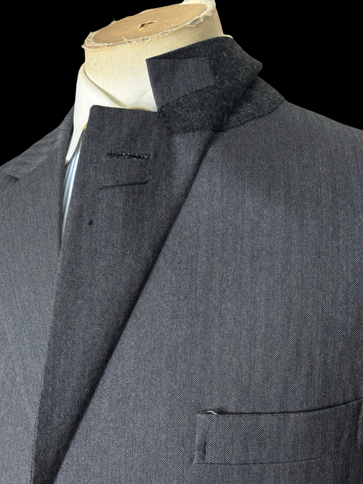 Bespoke Hayward Mid Grey Herringbone Suit 44R / W38R Savile Row 3 Btn