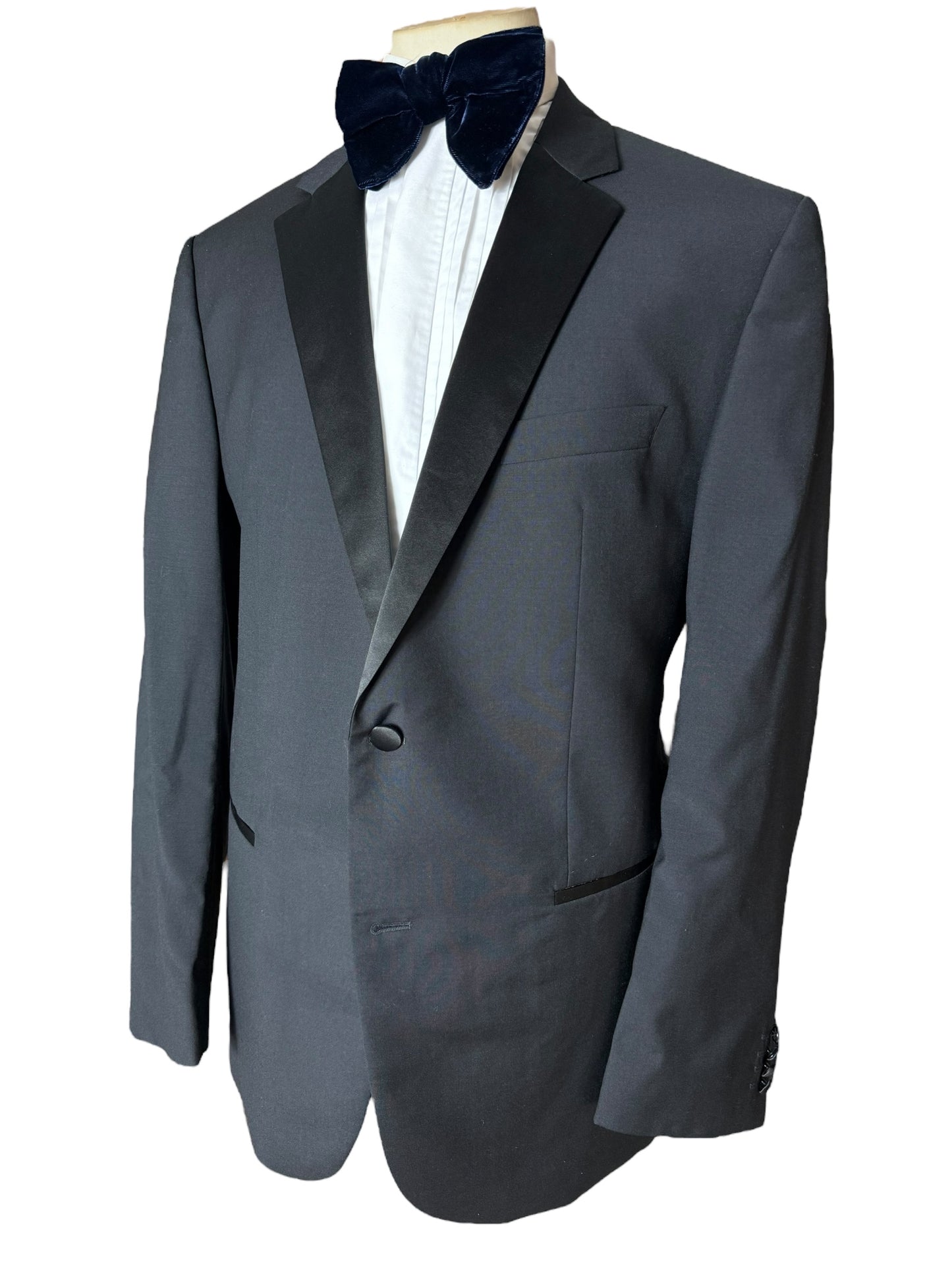 Men’s Hugo Boss Tuxedo Dinner Suit 44L / W40L Includes Cummerbund