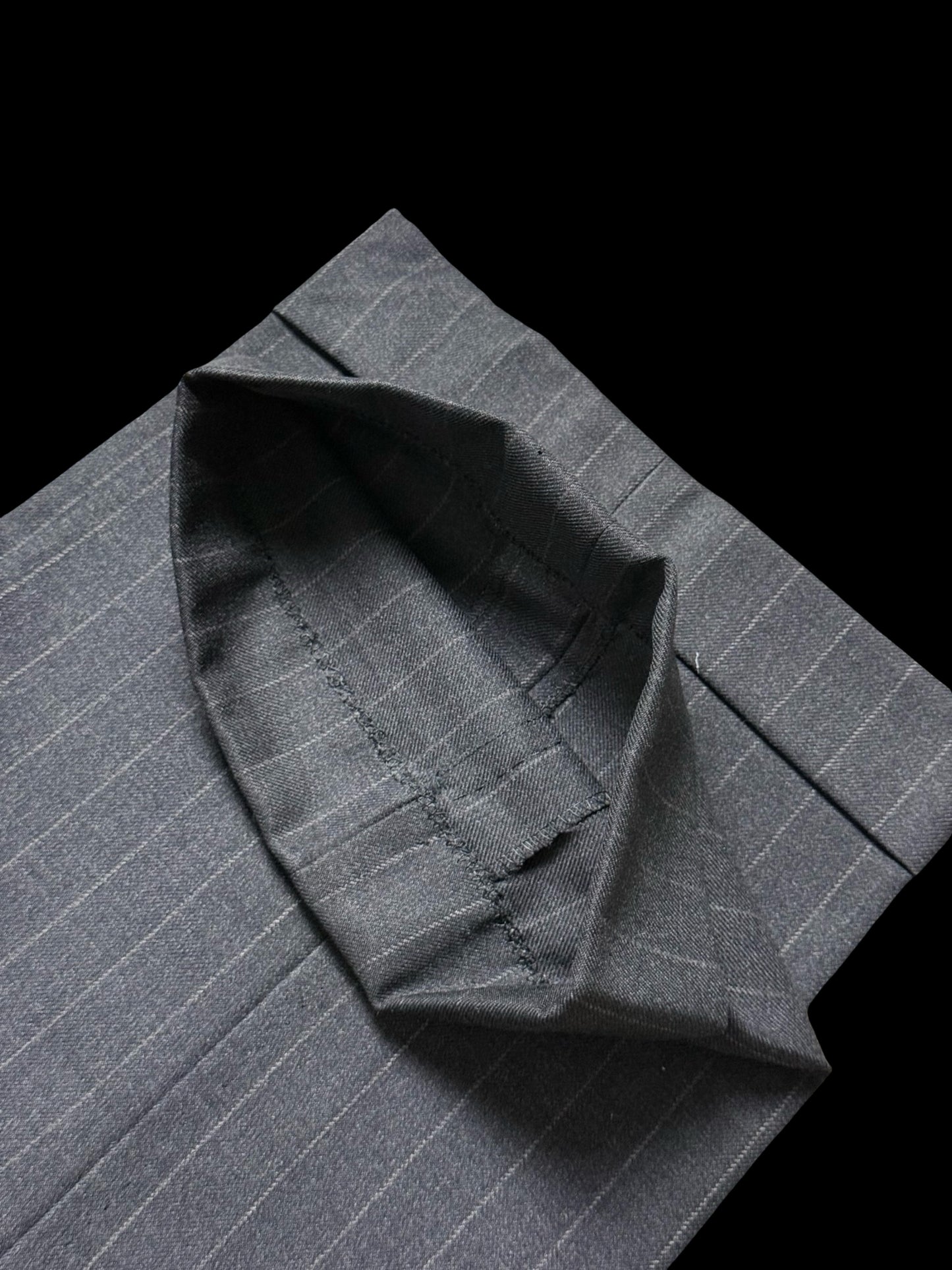 Bespoke Hayward Dark Grey Pinstripe Suit 43R/ W36R Savile Row 2 Btn
