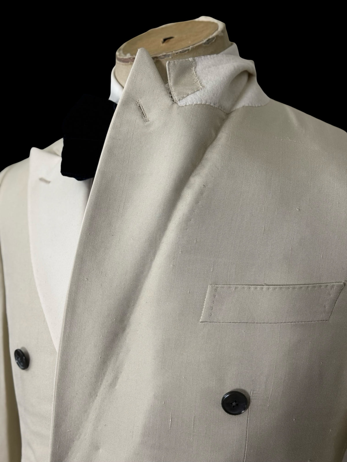 BNWT Thom Sweeney Cream Pure Silk Double Breasted Tuxedo Jacket 36R RRP £1375