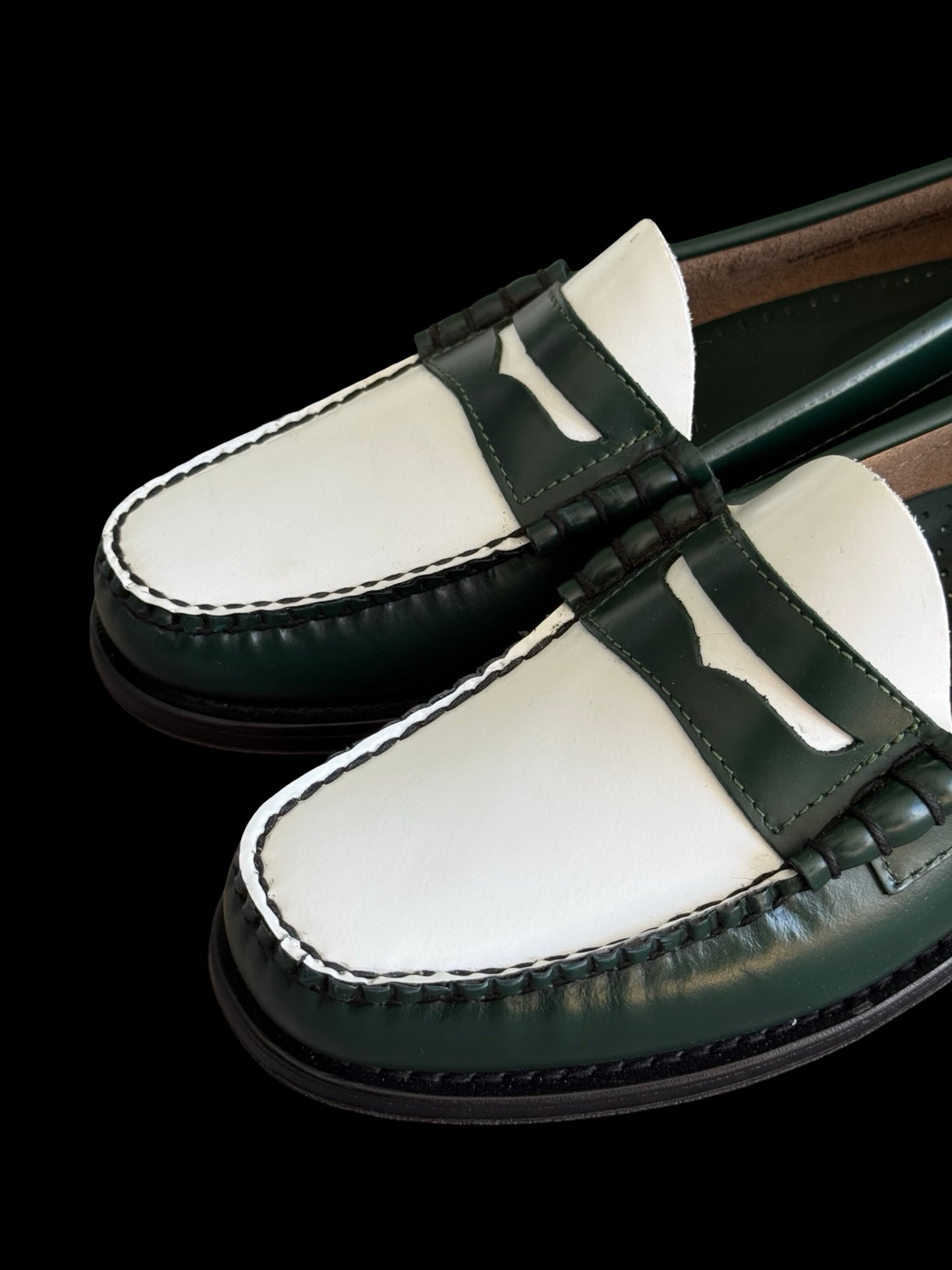 G.H Bass Weejuns Penny Loafers 42 UK8 E Green & White NEW