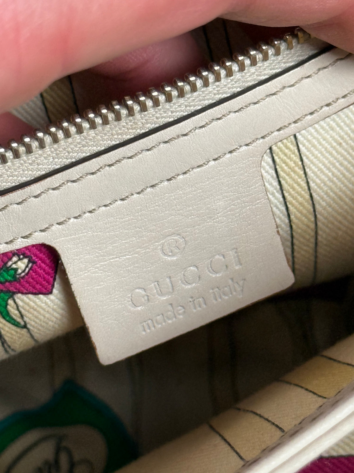 Vintage Women’s Gucci Peggy Canvas Monogram Bamboo Shoulder Bag