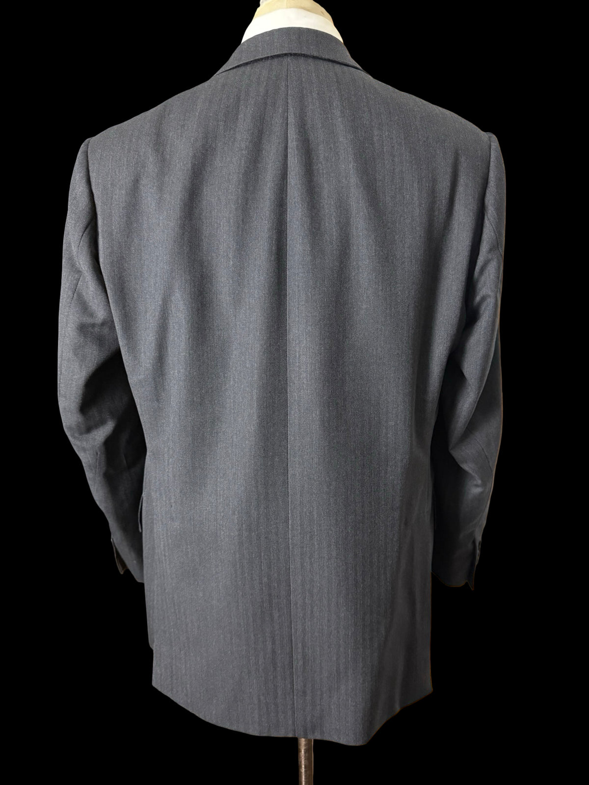 Bespoke Hayward Mid Grey Herringbone Suit 44R / W38R Savile Row 3 Btn