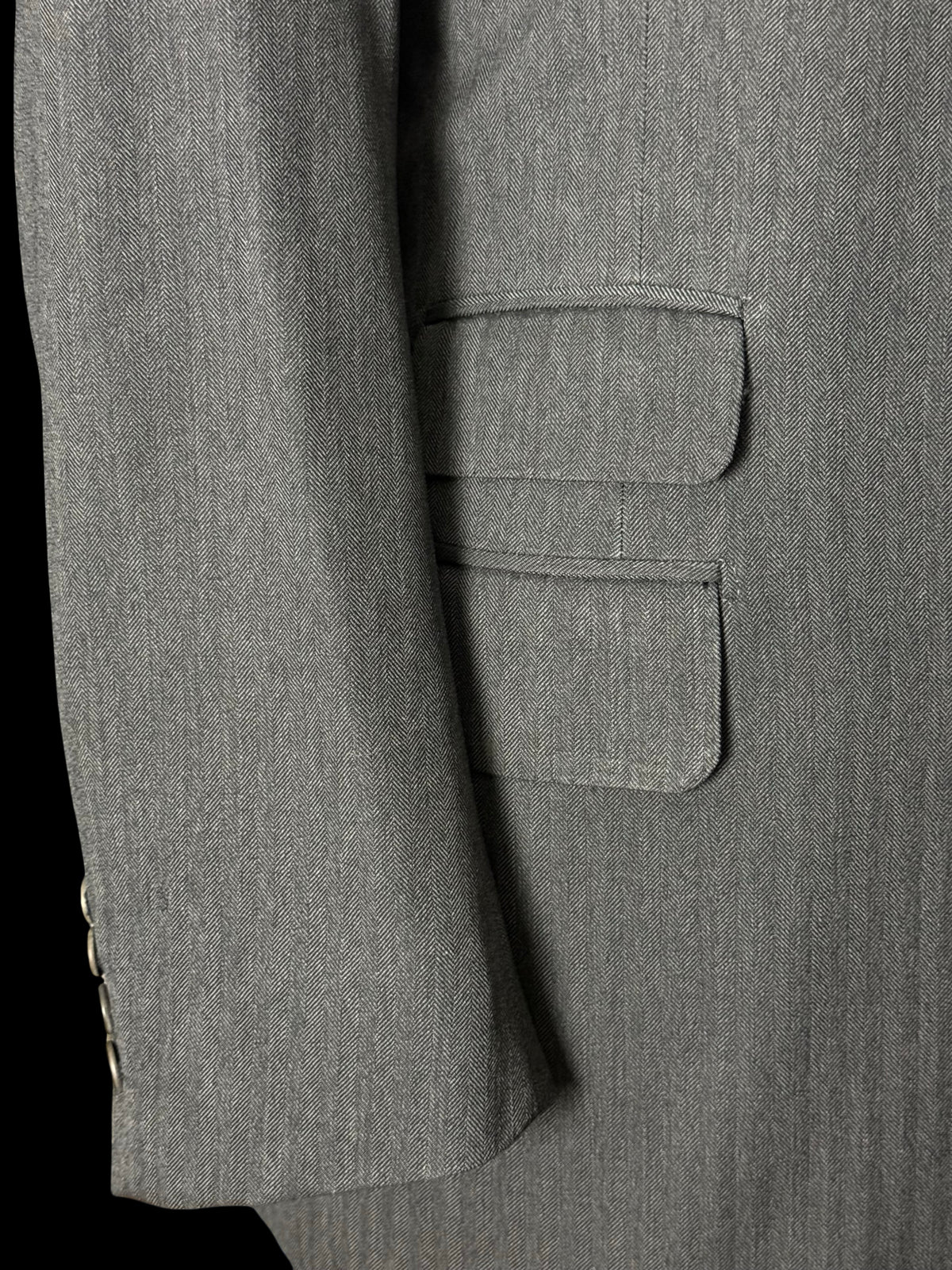 Bespoke Hayward Mid Grey Herringbone Suit 44R / W38R Savile Row 3 Btn