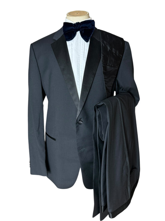 Men’s Hugo Boss Tuxedo Dinner Suit 44L / W40L Includes Cummerbund