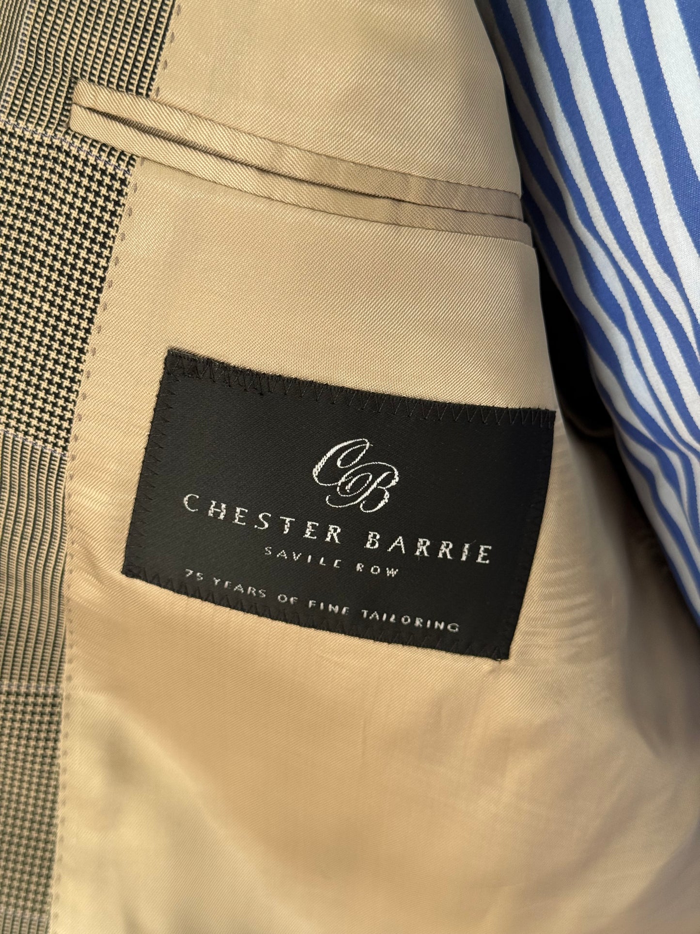 Chester Barrie Savile Row Grey Glen Plaid Check Suit 46R/ W40” Grey Wool Mohair
