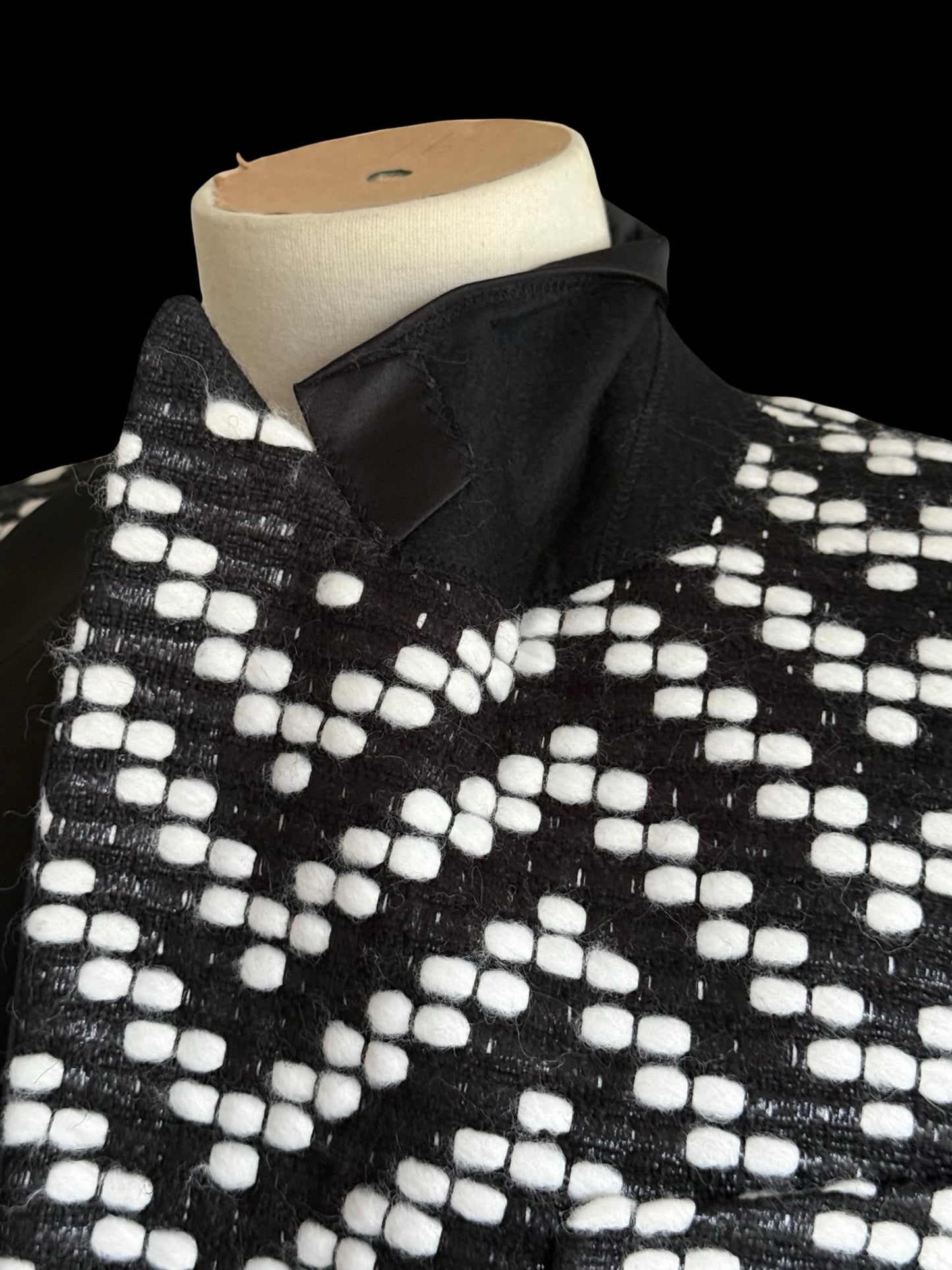 Balmain Black & White Tweed Evening Jacket Blazer 42 Satin Lapels RRP £2.5k
