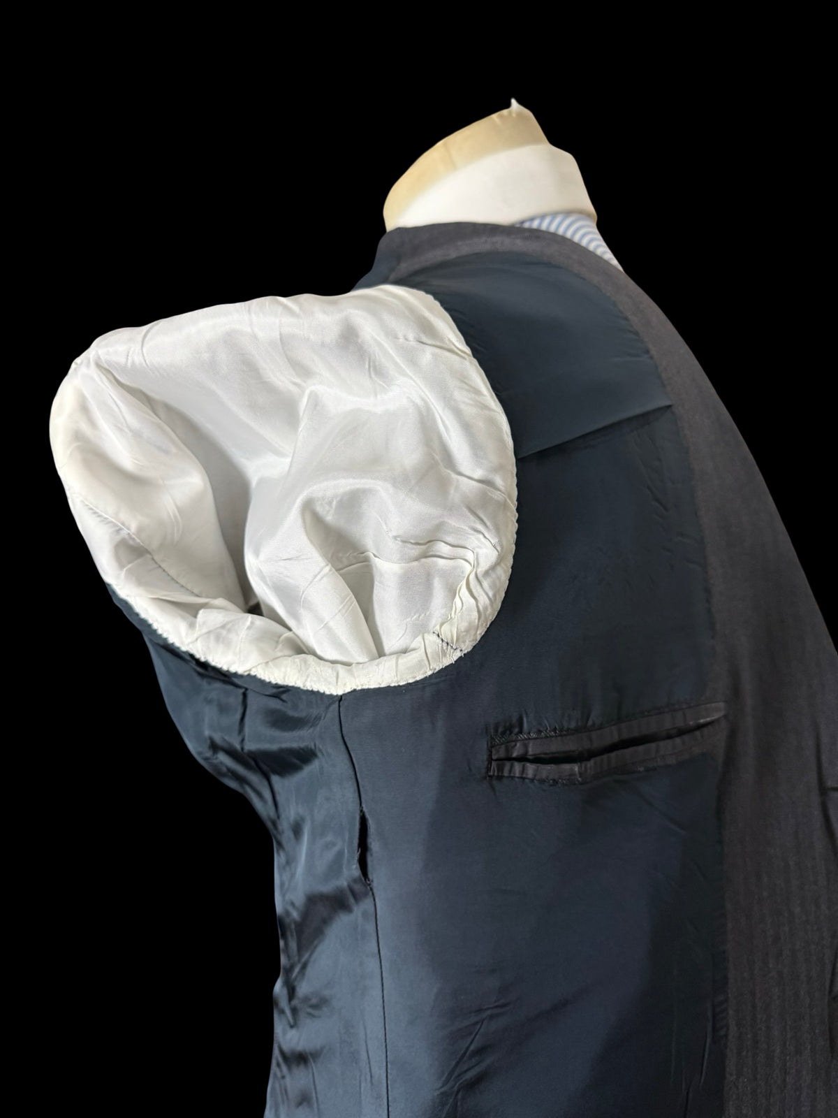 Bespoke Hayward Mid Grey Herringbone Suit 44R / W38R Savile Row 3 Btn
