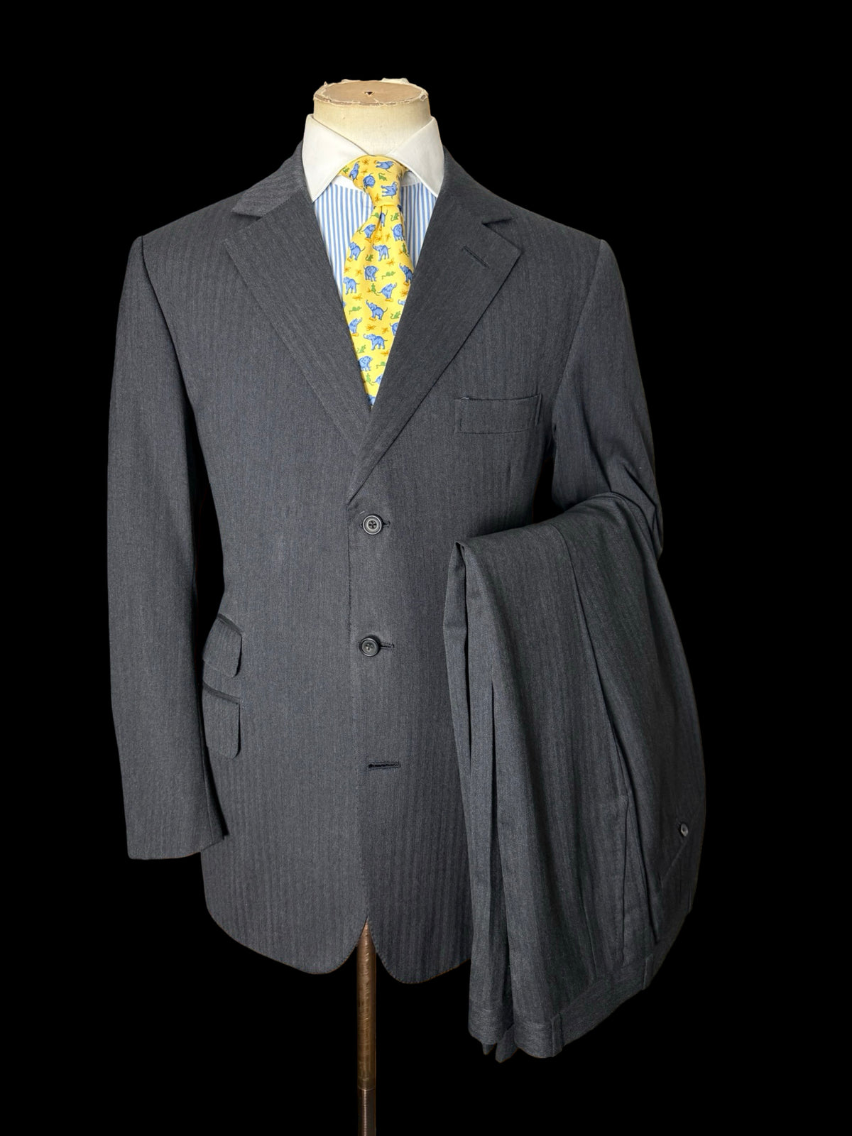 Bespoke Hayward Mid Grey Herringbone Suit 44R / W38R Savile Row 3 Btn