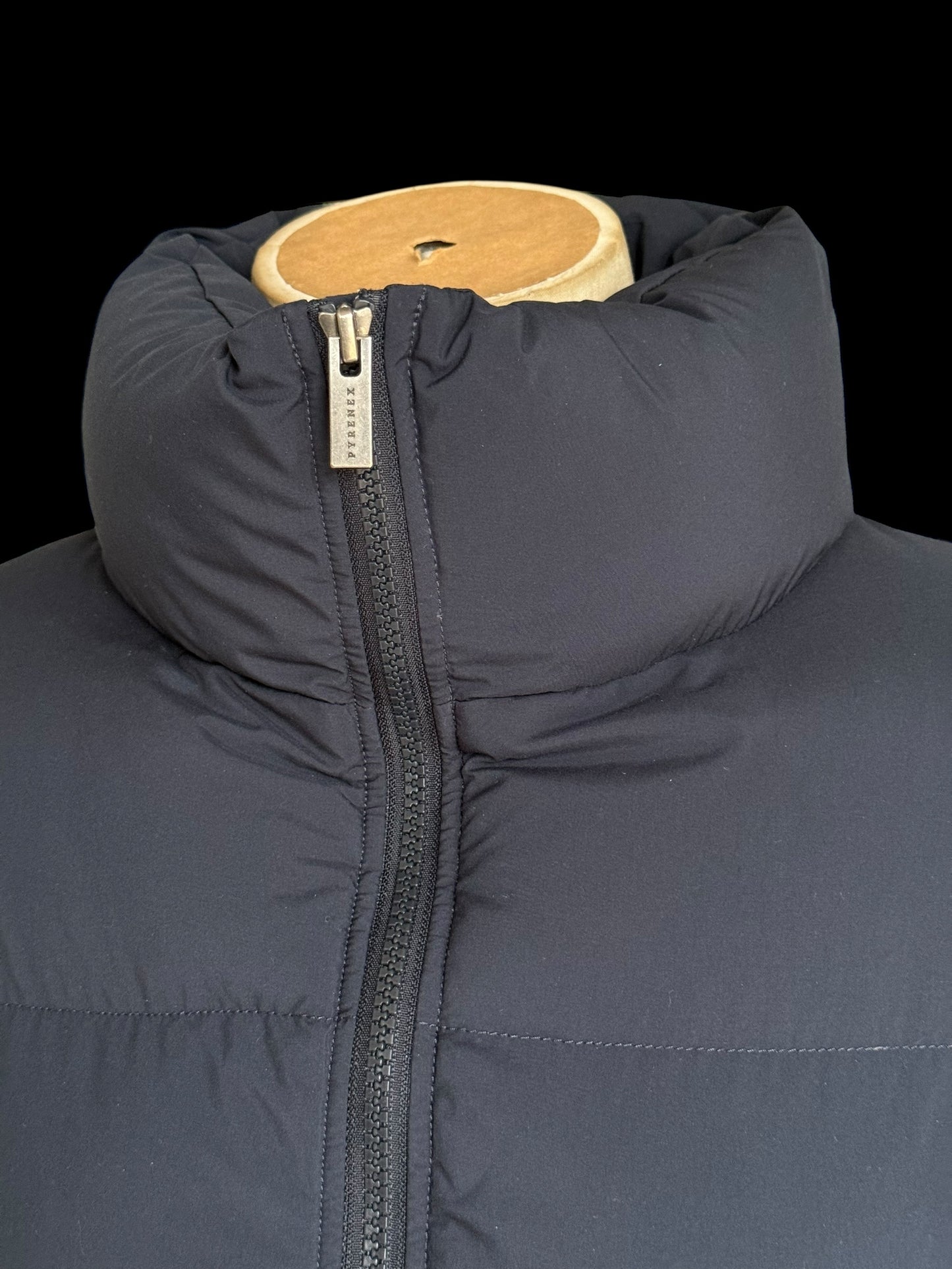 Men’s Pyrenex Down Jacket Size Large Navy & Rosignol Hat & Ski Gloves