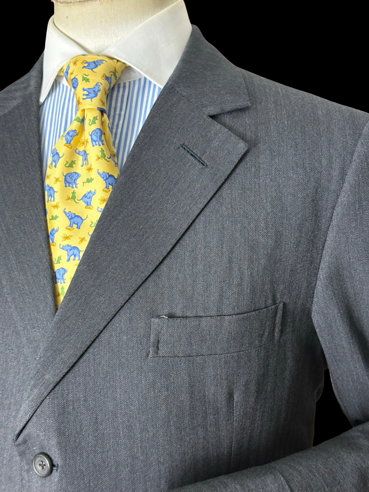 Bespoke Hayward Mid Grey Herringbone Suit 44R / W38R Savile Row 3 Btn