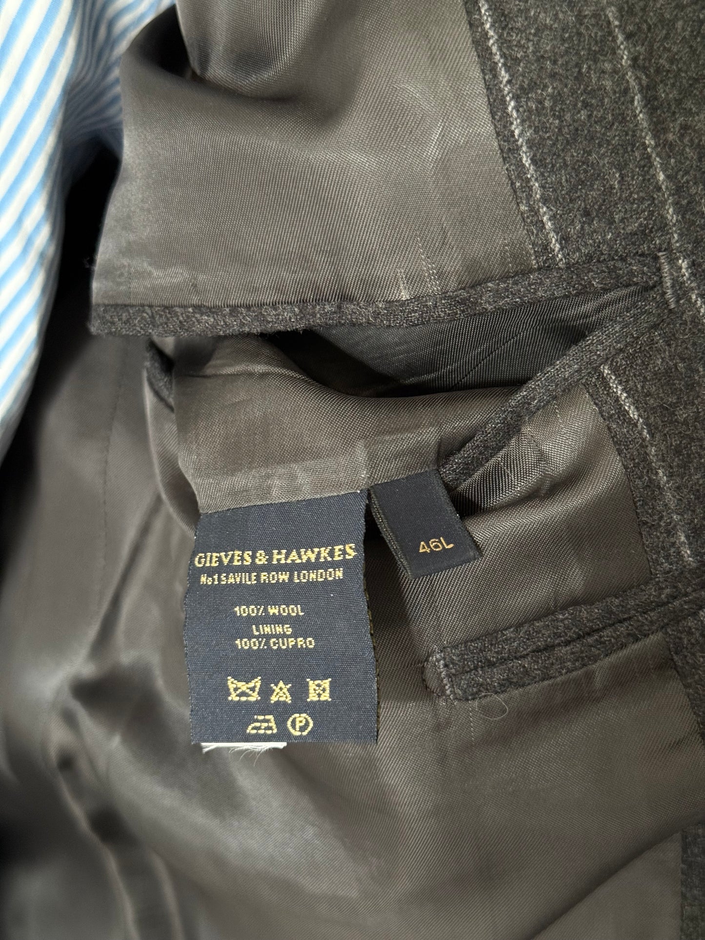 GIEVES & HAWKES Grey Flannel Chalk Stripe Suit Size 46L/ W40L Savile Row