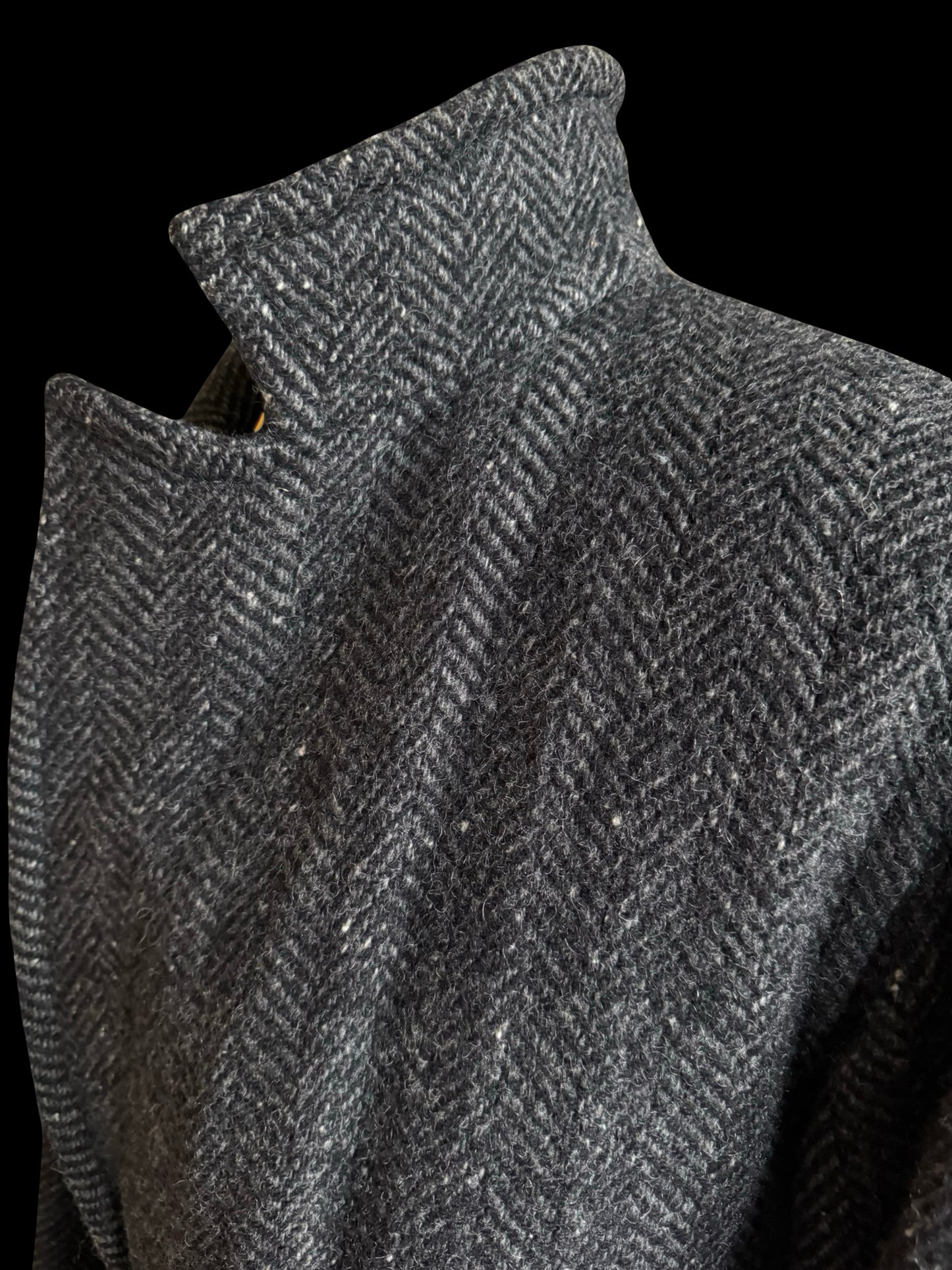 Vintage Men’s Austin Reed Double Breasted Overcoat 38R Thick Herringbone Tweed