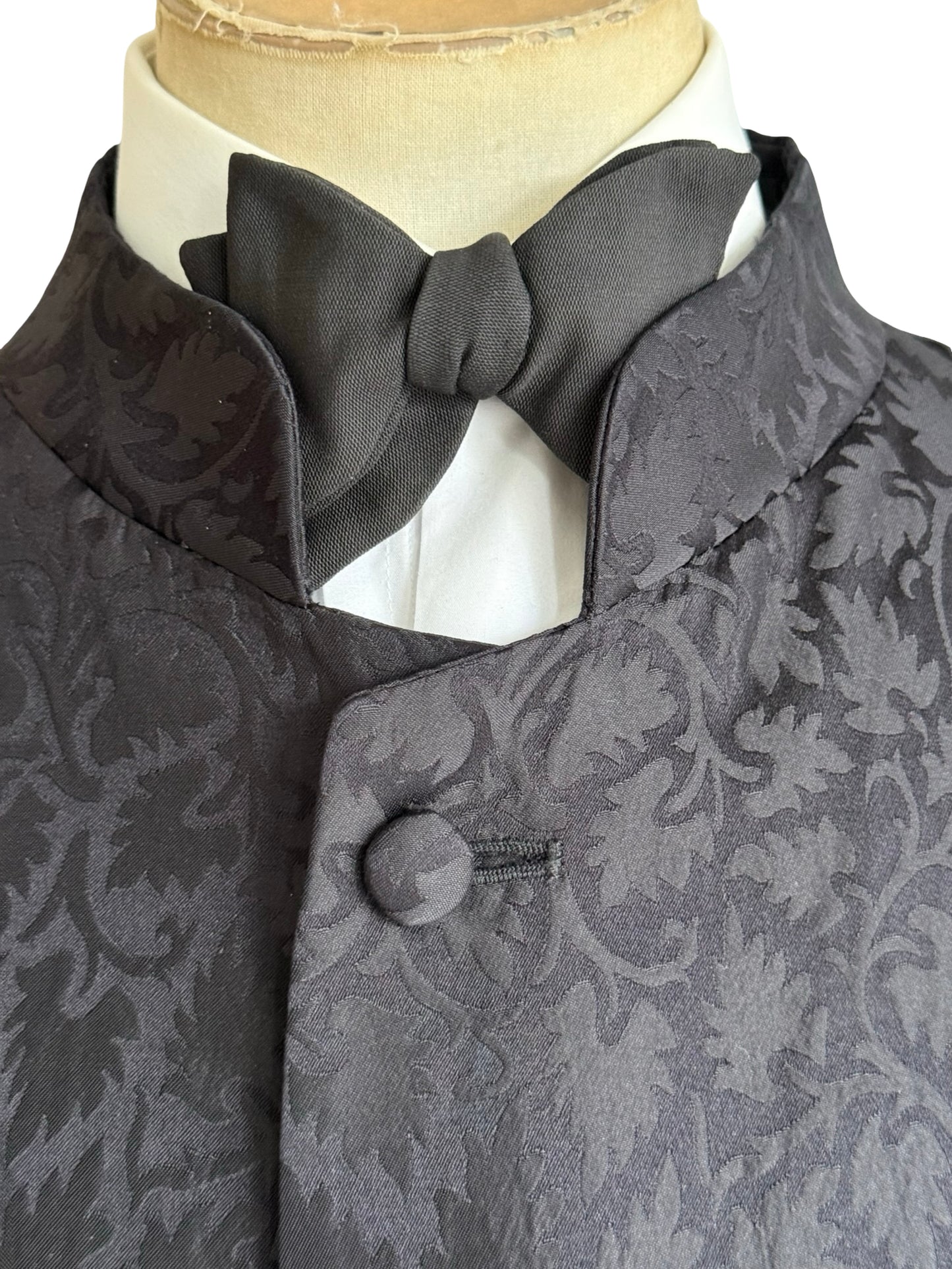 Men’s Favourbrook Silk Nehru Jacket Size 52R Black Embroidered