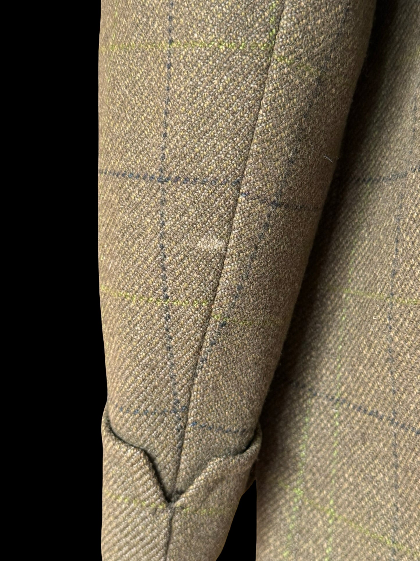 Vintage Chester Barrie Savile Row Green Tweed Overcoat 44L Raglan